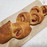 Boulangerie coco de chou chou - ベーコンエピ(237円)です。