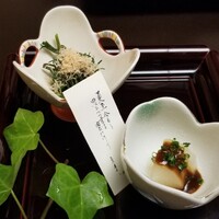 人形町今半 新宿第一生命ビル店 - 前菜。季節に合わせた俳句の短冊が素敵♪