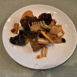 Beijing Yuzen - 揚げた真鯛を豆豉などで炒めたやや濃い口の炒め物