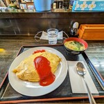 吉ひろ - オムライス全景味噌汁付き700円