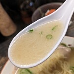 Ippachi Ramen - サッパリしたスープ