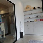 えにかいたもち - エントラス