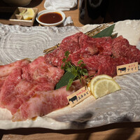 焼肉 にくなべ屋 神戸びいどろ 北野坂店 - 