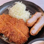 とんかつ＆エビフライ 囲炉裏 - 