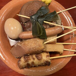 Umibouzu - 静岡おでん盛合せ１２００円。オーダーできたおでんはこれが唯一でした。手前の信田巻、とても美味しかったです（╹◡╹）