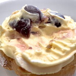 ガストロノミア ヨシ - カスタードクリームが甘くない♪