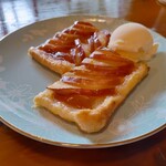 Kafe Fika 箱根 - 自家製本日のケーキ：フィーカ風アップルパイ　400円