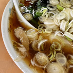 Aoshima Shokudou - 茶色みが強いスープ。