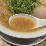 京都ラーメン 森井 - 味噌ラーメンのスープ  ※「背脂→普通」
      2023年6月18日