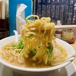 京都ラーメン 森井 - 味噌ラーメンの太麺
2023年6月18日