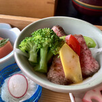 Tosa Ryouri Tsukasa - ローストビーフのお肉は柔らかい脂が程よくのって美味