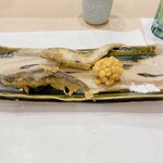 蕎麦割烹  倉田 - 天竜川産 鮎唐揚げ 2尾、とうもろこし唐揚げ