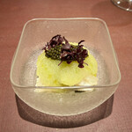 イル アオヤマ - 三河湾鱧の焼き霜造り　冬瓜の擂り流し　オシェトラキャビア乗せ