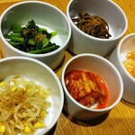 ビーフキッチン - ナムル・キムチ盛り合わせ