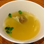 ビーフキッチン - 大根とワンタンのスープ