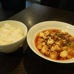 HIRO - ライスと麻辣豆腐