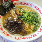 なんでんかんでん - ラーメン(600円)粉落とし