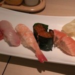 あい田 - さくらコース  赤酢の上寿司五貫　子供用カット　ひかりもの→サーモンに変更