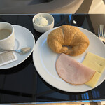 Airport Lounge Europe - 料理写真: