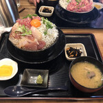 Ryoushiya Daijiroumaru - 海鮮三色月見丼 2500円