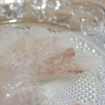 うを徳 - 【殽（さかな）】：〔刺躬（さしみ）〕、《豊後（ぶんご）》"黃蓋鰈（しろしたがれひ、=まこがれひ）"、四百匁（≒1.5kg）