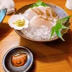 Shusou Izakaya Kishu - 鯛 焼き霜(やきしも) 写真の前に一片食べちゃいました