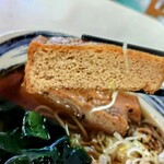 麺屋 おやじの海 - この味の染みた油揚げ甘くて美味しい