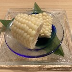 Uoyaki Yuuya - 春から夏場にかけて限定のお野菜ホワイトコーンのとうもろこし甘くて美味しいです。