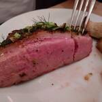 サッポリーニ - ローストのアップ　見よ！この肉厚な鴨肉を！