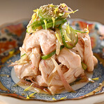 Nihonshu To Washoku Hanabishi - 鶏と茗荷の梅肉和え