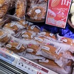 Muran - 京風メロンパンなどが並んでます