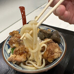 丸亀製麺 - 【2023.6.19(月)】鬼おろし鶏からぶっかけうどん（並盛）790円