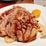 アズーリ - 豚肩肉のグリルとゴロゴロ野菜のソテー_¥1,200