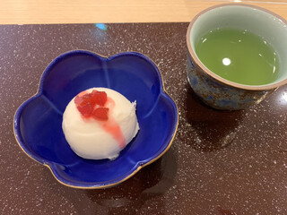 Karuizawa Kappou Kei - White Peach Ice Cream with Stewed Rhubarb
