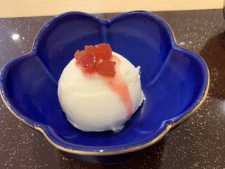 Karuizawa Kappou Kei - White Peach Ice Cream with Stewed Rhubarb