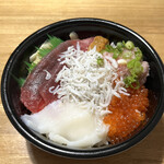 魚丼 - 料理写真:漁師丼