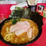ラーメン 杉田家 本店 - 