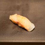 鮨 季らく - ヒラメ昆布締め