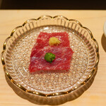 鮨 季らく - イワシ鯨 の尾の身（アイルランド産冷凍でない）