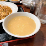 中国料理 峨嵋山 - コーンスープをお代わりしました