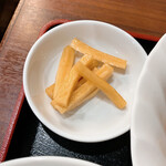 中国料理 峨嵋山 - 割干大根　カットしてから漬け込んでいるそうです