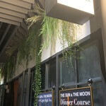 Restaurant THE MOON - 外観