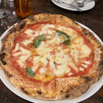 ラ・ピッコラ・ターヴォラ - マルゲリータ