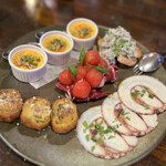 ラ・ピッコラ・ターヴォラ - 前菜盛り合わせ（3人前）