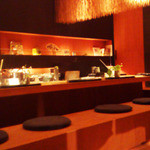 桔梗屋 - カウンターは９席あります