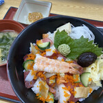 草加新田市場食堂 - 料理写真:バラチラシ丼となめこおろし
