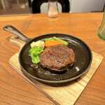 Yaki Niku Dainingu Beef Burn Best - 100%和牛ハンバーグ100g