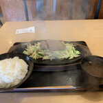 Kicchi nmiyoshi - 鉄板塩ハンバーグ焼き
