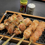 炭火串焼き 鶏料理 富所 - 大将お任せ串盛り