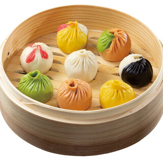 Hand-wrapped Xiaolongbao made by an authentic artisan. Enjoy the taste of each color